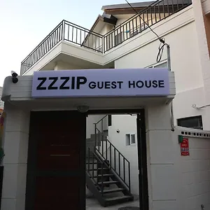 Zzzip In Hongdae Seul